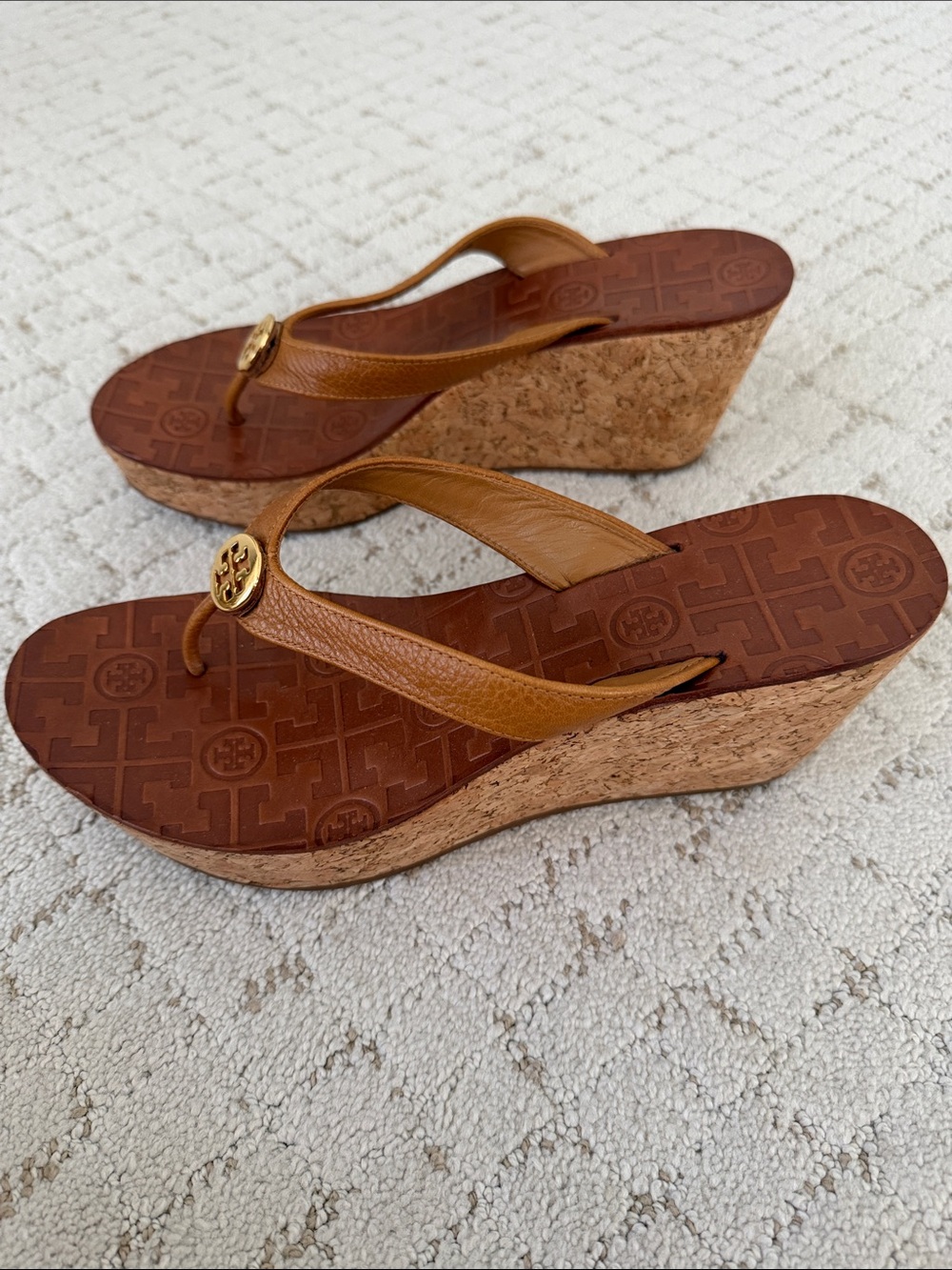 Tory Burch Brown Leather Logo Thong Wedge Sandals with Gold Medallions - Picture 3 of 6